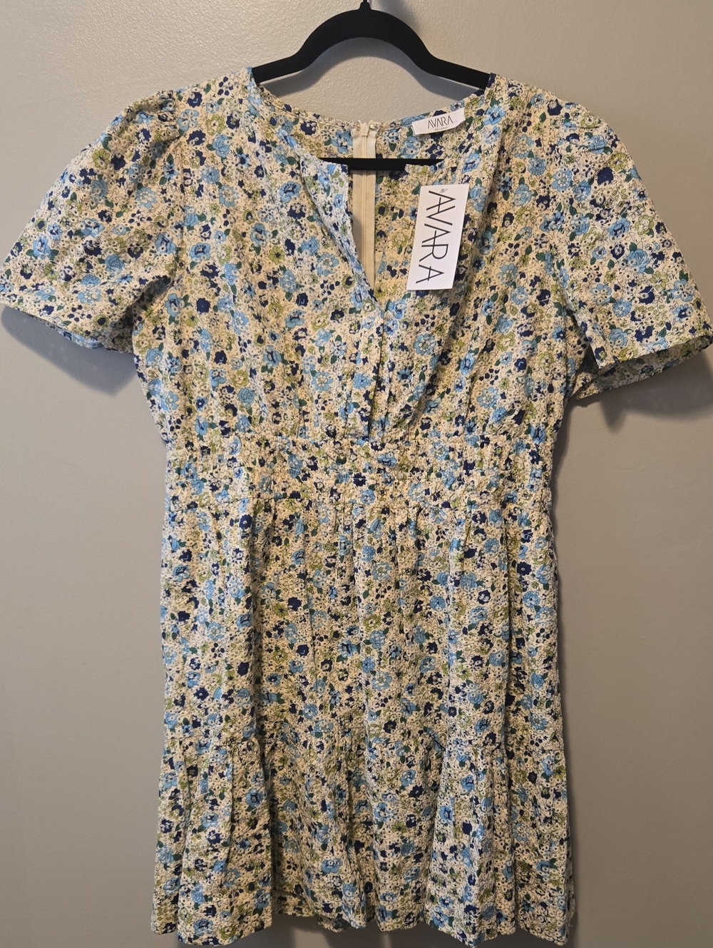 Avara Floral Dress With Eyelet  Design  in Blue and Green Pockets, Lined NWT